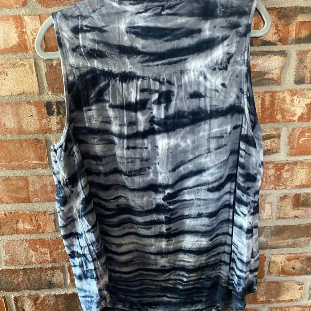 Torrid tank - Picture 3 of 7